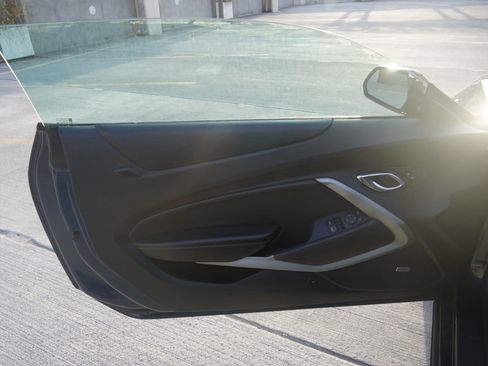 Used 2016 Chevrolet Camaro LT w/ Technology Package RWD image 38
