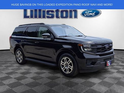 Used 2025 Ford Expedition Active AWD/4WD image 3