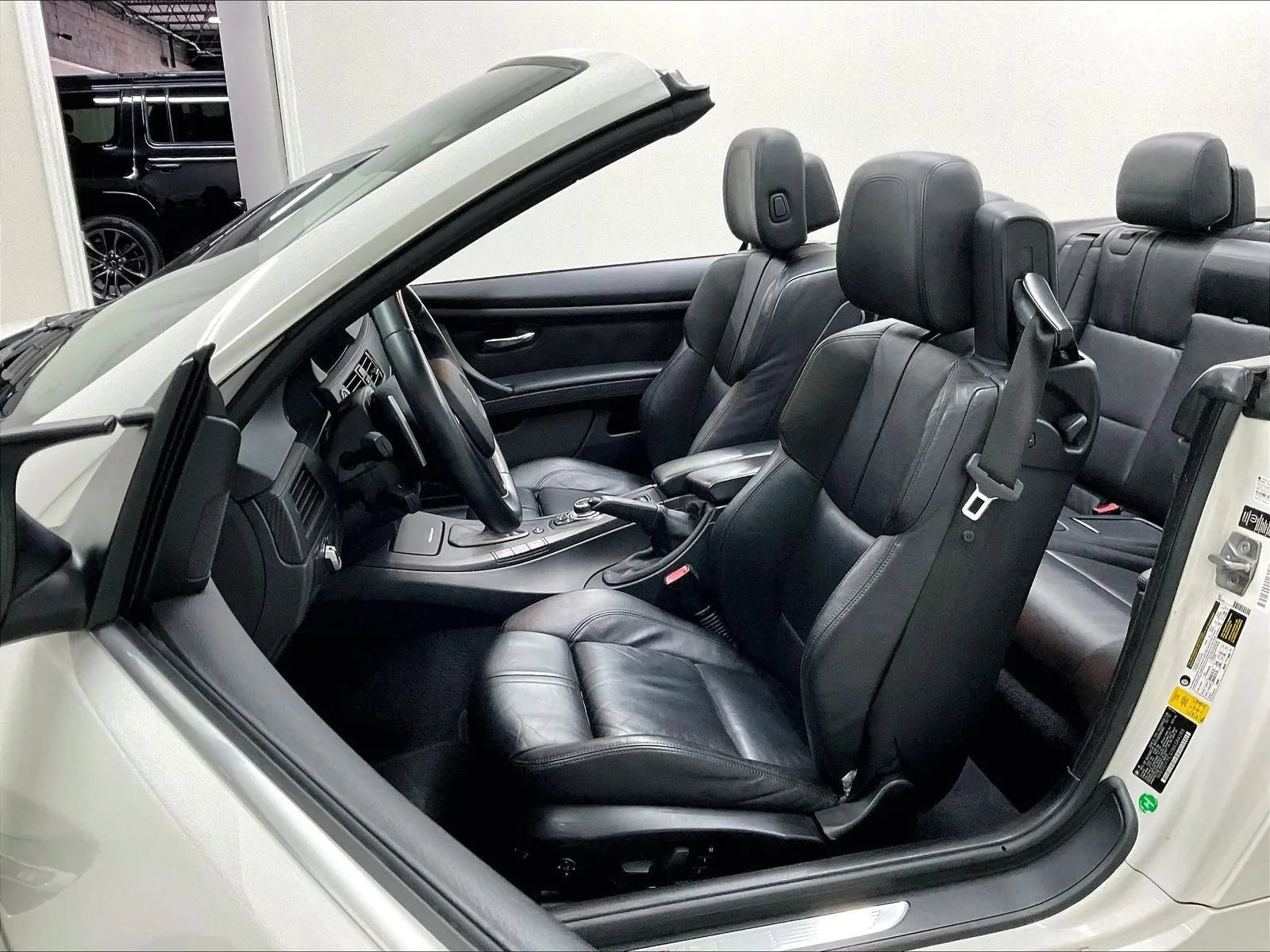 Used 2011 BMW M3 Convertible RWD image 13