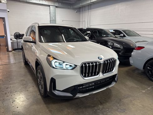 Used 2023 BMW X1 xDrive28i w/ Convenience Package image 3