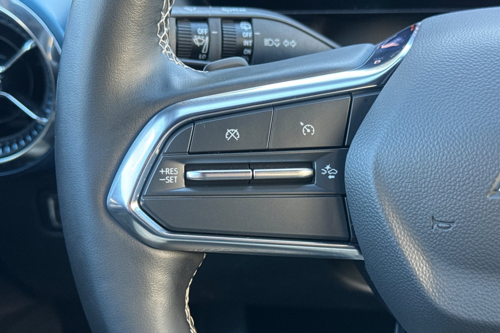 Used 2024 Chevrolet Equinox EV LT FWD image 34
