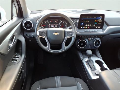 Used 2024 Chevrolet Blazer LT w/ Convenience Package image 8