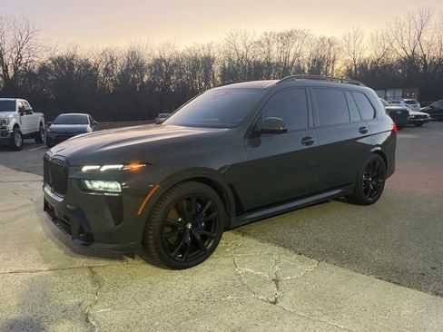 Used 2023 BMW X7 xDrive40i w/ M Sport Package image 1