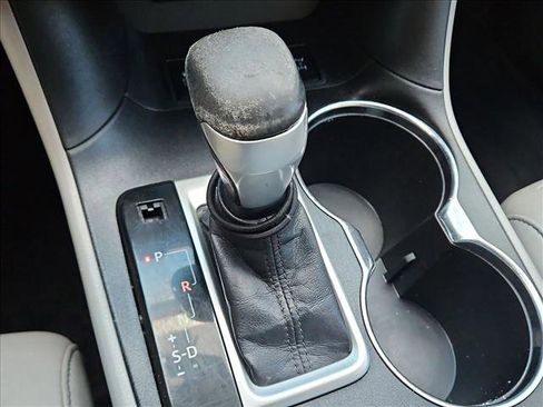Used 2016 Toyota Highlander XLE AWD/4WD image 18