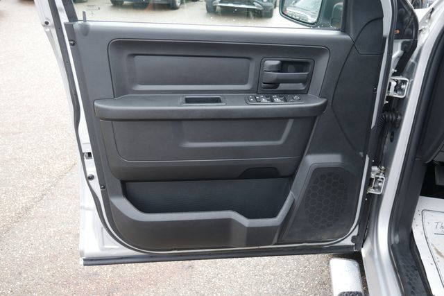 Used 2017 RAM 1500 Express AWD/4WD image 12