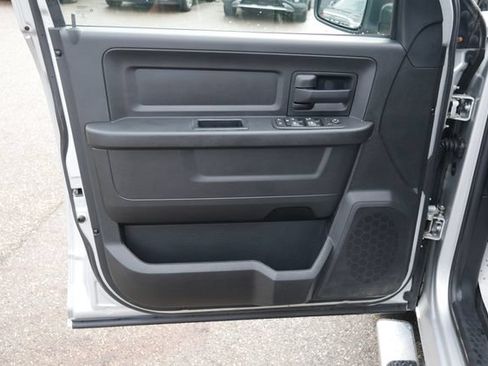 Used 2017 RAM 1500 Express AWD/4WD image 12