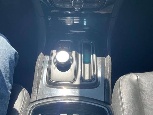 Used 2018 Chrysler 300 S RWD image 19
