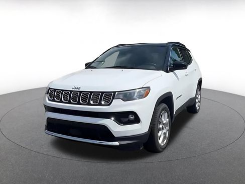 Used 2025 Jeep Compass Limited AWD/4WD image 7