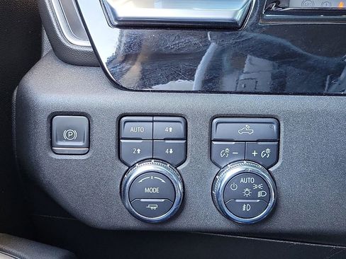 Used 2022 GMC Sierra 1500 Elevation image 14