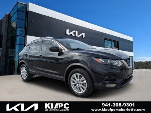 Used 2021 Nissan Rogue Sport SV image 1