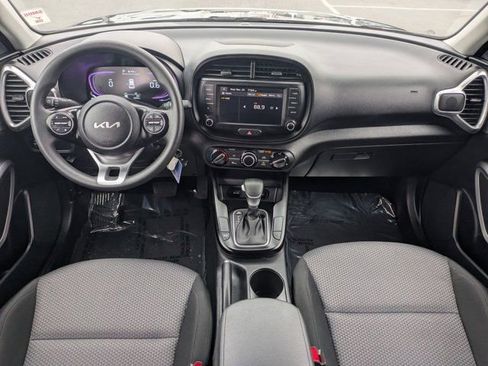Used 2025 Kia Soul LX w/ LX Technology Package image 15