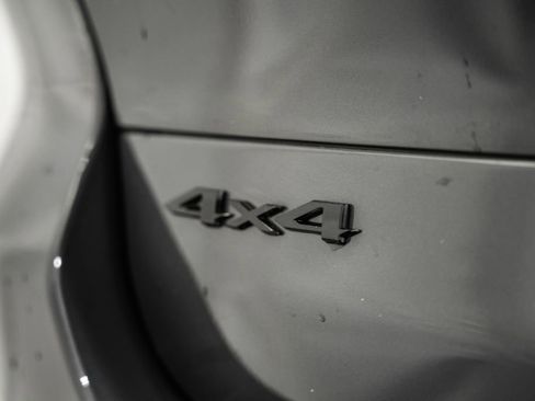 New 2025 Jeep Grand Cherokee L Limited w/ Luxury Tech Group II image 9