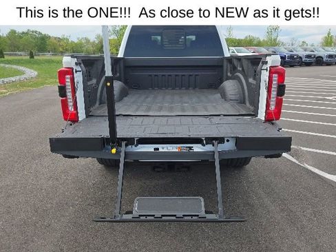 Certified 2024 Ford F250 Lariat w/ Lariat Ultimate Package AWD/4WD image 11
