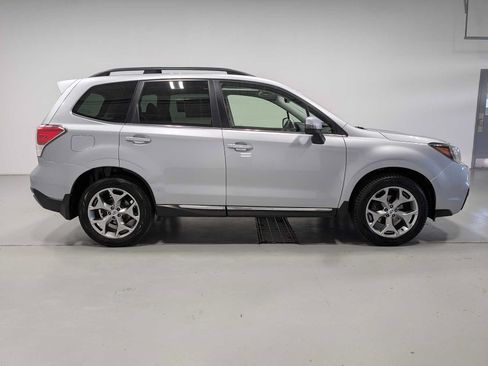 Used 2017 Subaru Forester 2.5i Touring AWD/4WD image 7