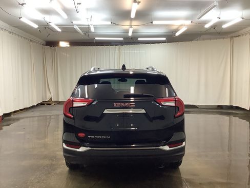 Used 2024 GMC Terrain SLT FWD image 7