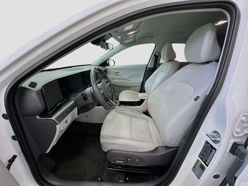 Used 2025 Hyundai Kona SEL image 13