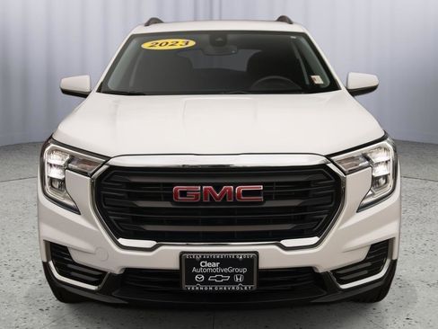 Used 2023 GMC Terrain SLE w/ Driver Convenience Package image 19