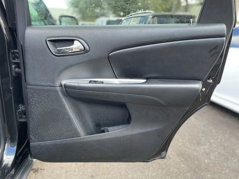 Used 2012 Dodge Journey SXT w/ Flexible Seating Group image 31