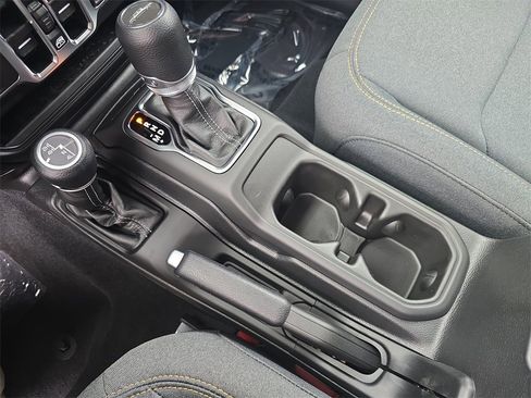 New 2025 Jeep Gladiator Sport image 24