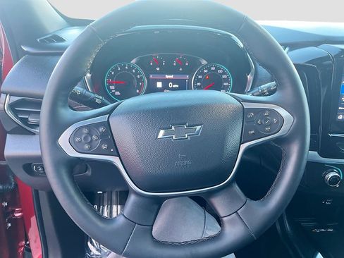 Used 2023 Chevrolet Traverse RS image 11