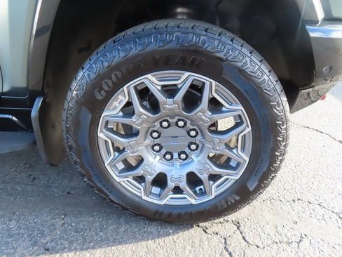 Used 2024 GMC Hummer EV 3X w/ LPO, Illumination Package image 10