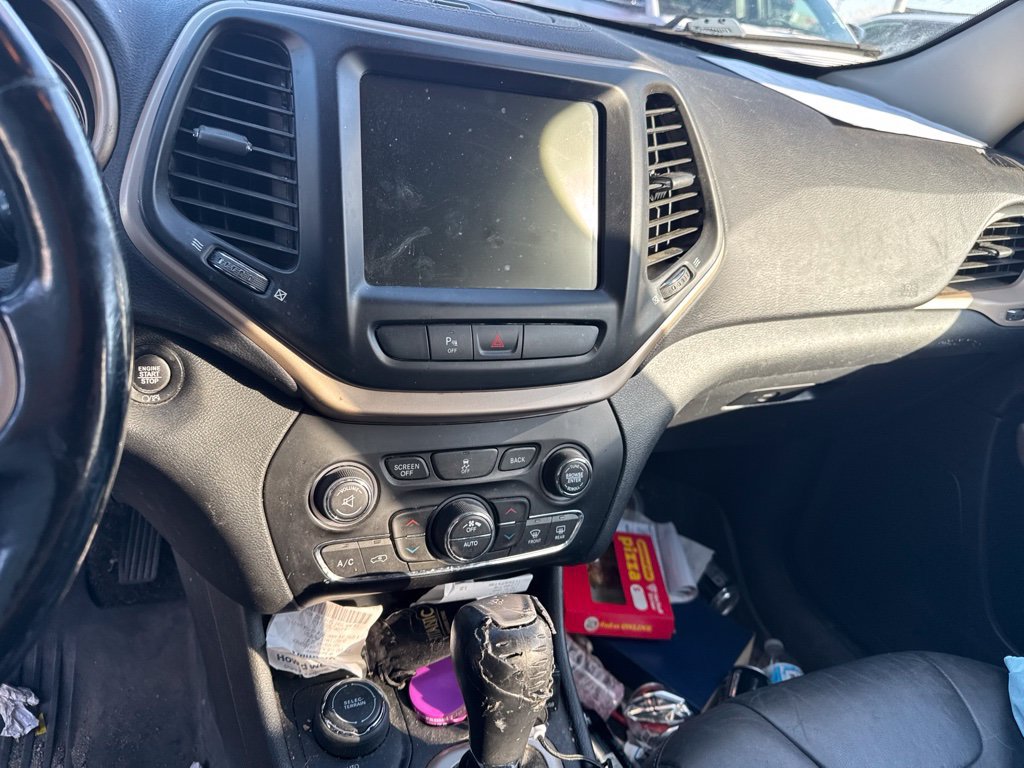 Used 2018 Jeep Cherokee Limited AWD/4WD image 11