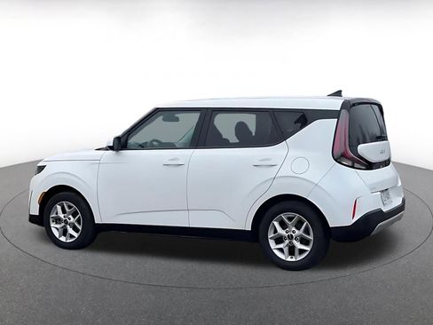 Used 2025 Kia Soul LX w/ LX Technology Package image 9