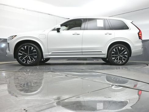 Certified 2026 Volvo XC90 T8 Ultra w/ Protection Package Premier AWD/4WD image 37