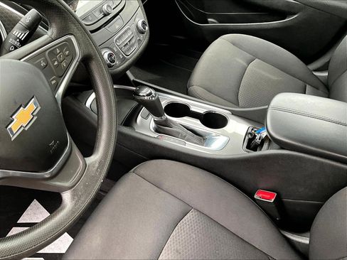 Used 2019 Chevrolet Malibu LT FWD image 18