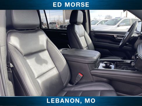 Used 2025 Chevrolet Suburban Z71 AWD/4WD image 26