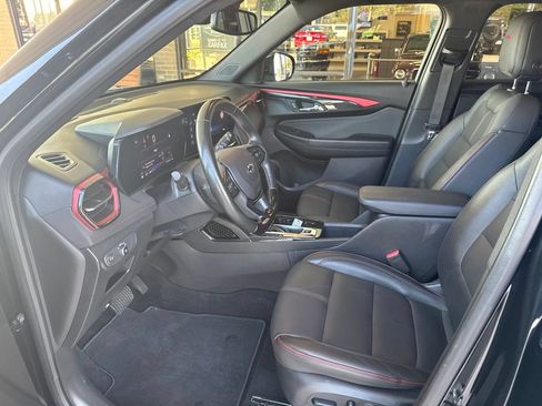 Used 2025 Chevrolet TrailBlazer RS w/ Convenience Package AWD/4WD image 8