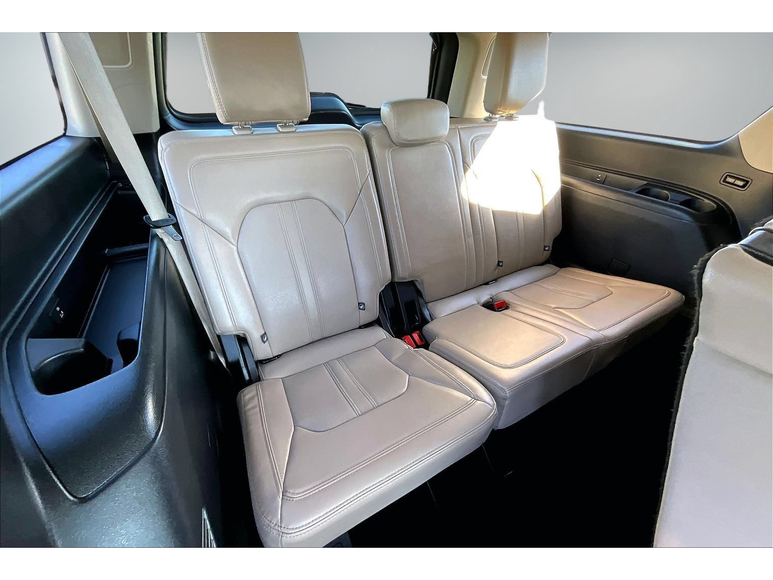 Used 2024 Ford Expedition Max Limited AWD/4WD image 22