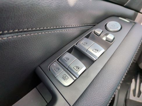 Used 2021 BMW X7 M50i w/ Dynamic Handling Package image 27