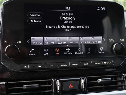 Used 2024 Nissan Pathfinder SL w/ SL Premium Package FWD image 31