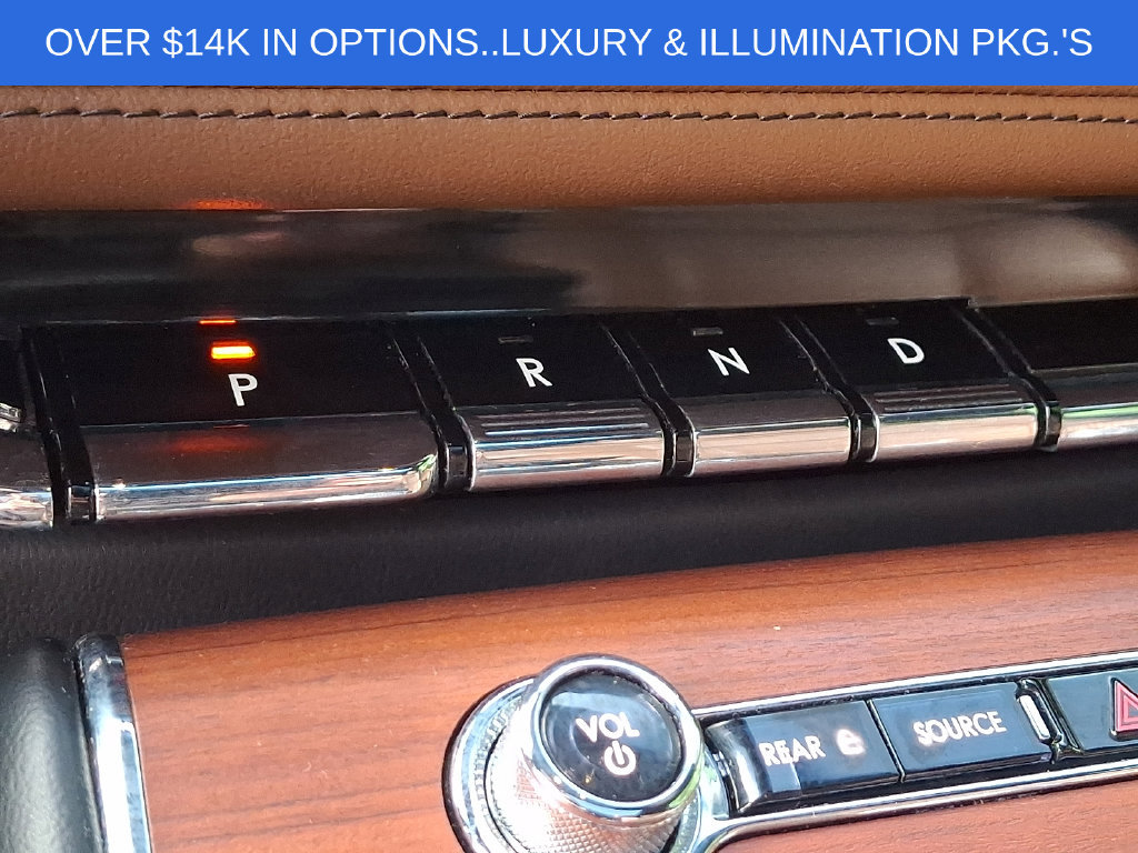 Used 2023 Lincoln Aviator Reserve w/ Equipment Group 201A AWD/4WD image 17