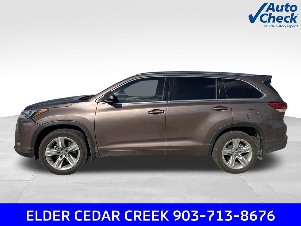 Used 2017 Toyota Highlander Limited FWD image 4