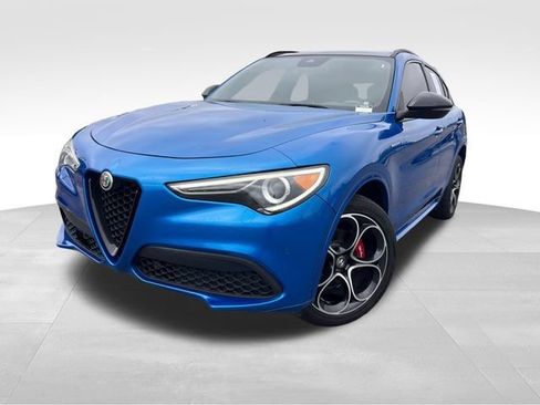 Used 2022 Alfa Romeo Stelvio Veloce AWD/4WD image 9