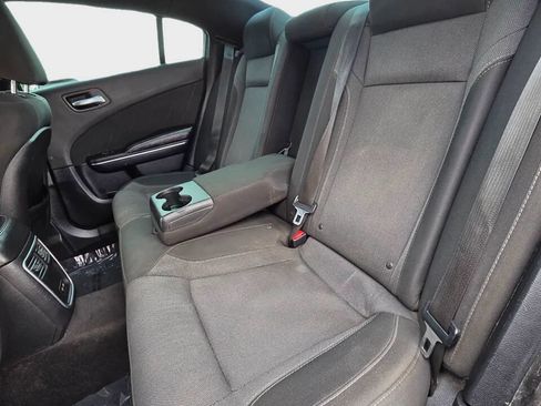 Used 2015 Dodge Charger SXT image 12