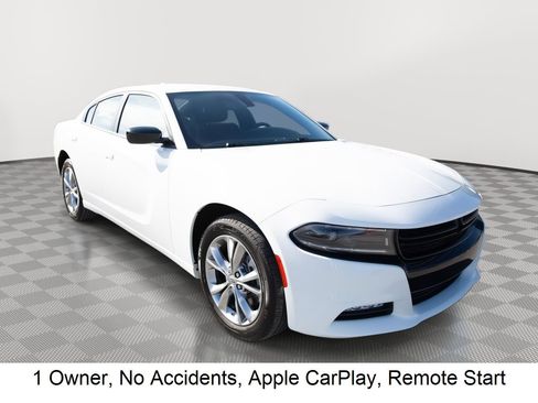 Used 2023 Dodge Charger SXT image 2