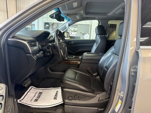 Used 2018 Chevrolet Suburban LT AWD/4WD image 10
