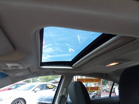 Used 2009 MAZDA MAZDA6 s Touring w/ Moonroof & Bose Pkg FWD image 9