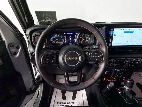 Used 2024 Jeep Wrangler Unlimited Rubicon AWD/4WD image 11
