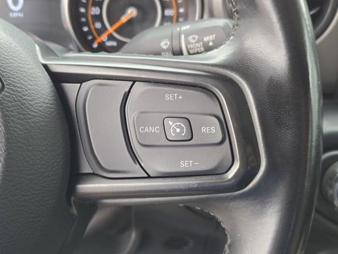 Certified 2022 Jeep Gladiator Sport image 17