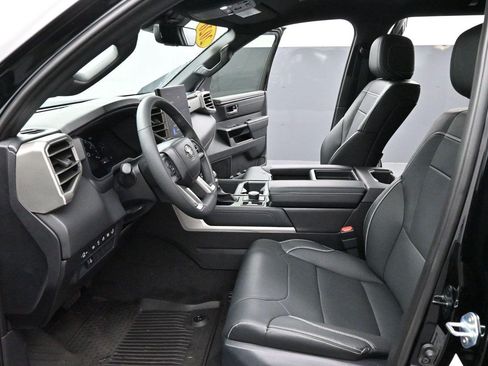 Used 2026 Toyota Tundra Limited AWD/4WD image 11