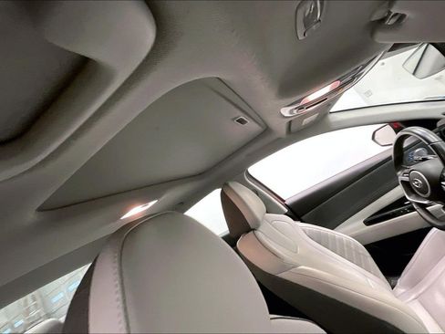 Used 2023 Hyundai Elantra Limited image 19