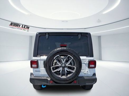 Used 2024 Jeep Wrangler Unlimited AWD/4WD image 4