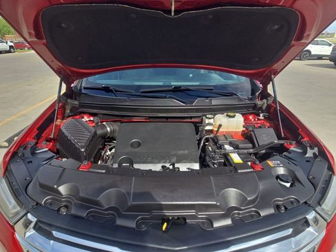 Used 2023 Chevrolet Traverse LT AWD/4WD image 19