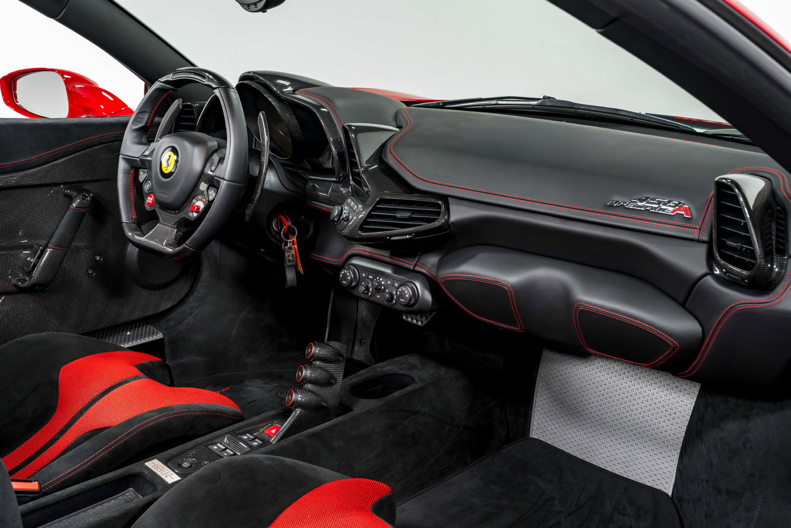 Used 2015 Ferrari 458 Speciale A RWD image 30