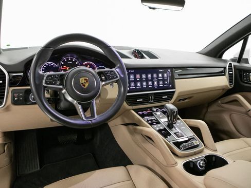 Certified 2023 Porsche Cayenne AWD/4WD image 13