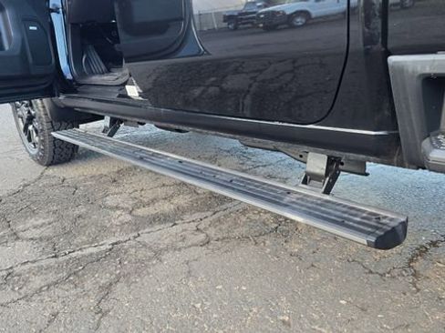 Used 2023 GMC Sierra 3500 Denali w/ Denali Black Diamond Edition image 14